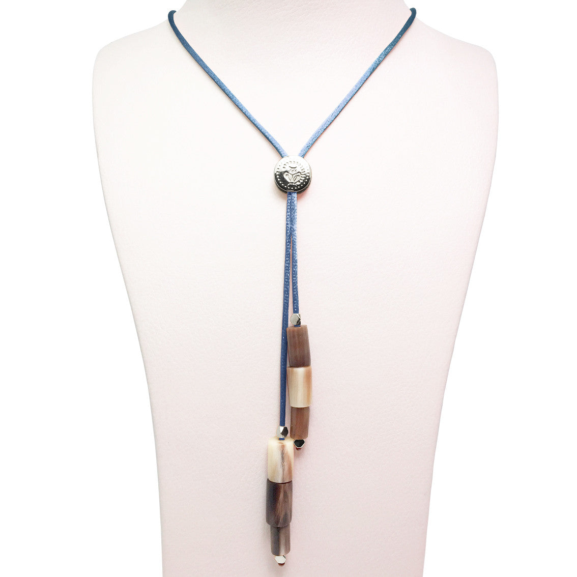 Halskette mit Horn
